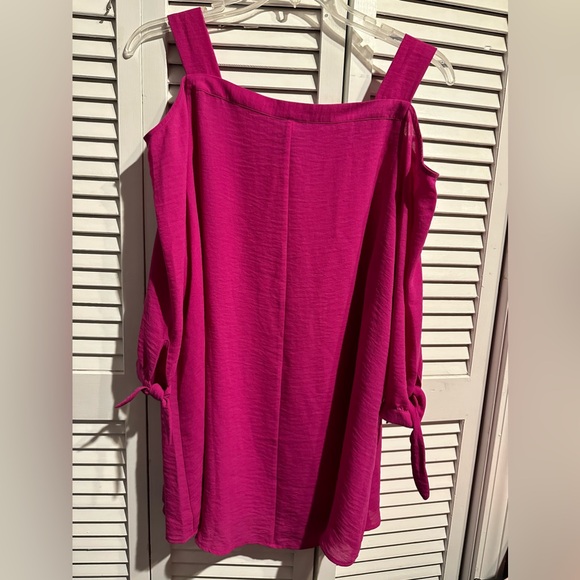 CATHERINES Fushia Pink Square Neck Cold Shoulder Crinkle Top Blouse 1X 18/20W. - Picture 4 of 5